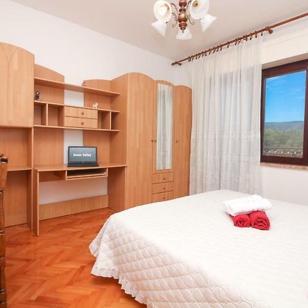 אומיס Apartament Green Valley מראה חיצוני תמונה