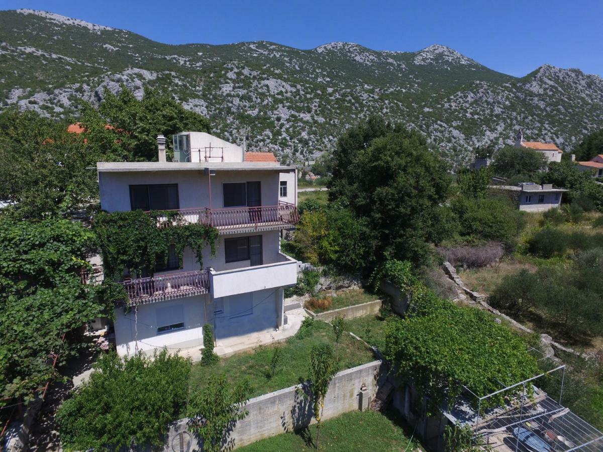 אומיס Apartament Green Valley מראה חיצוני תמונה