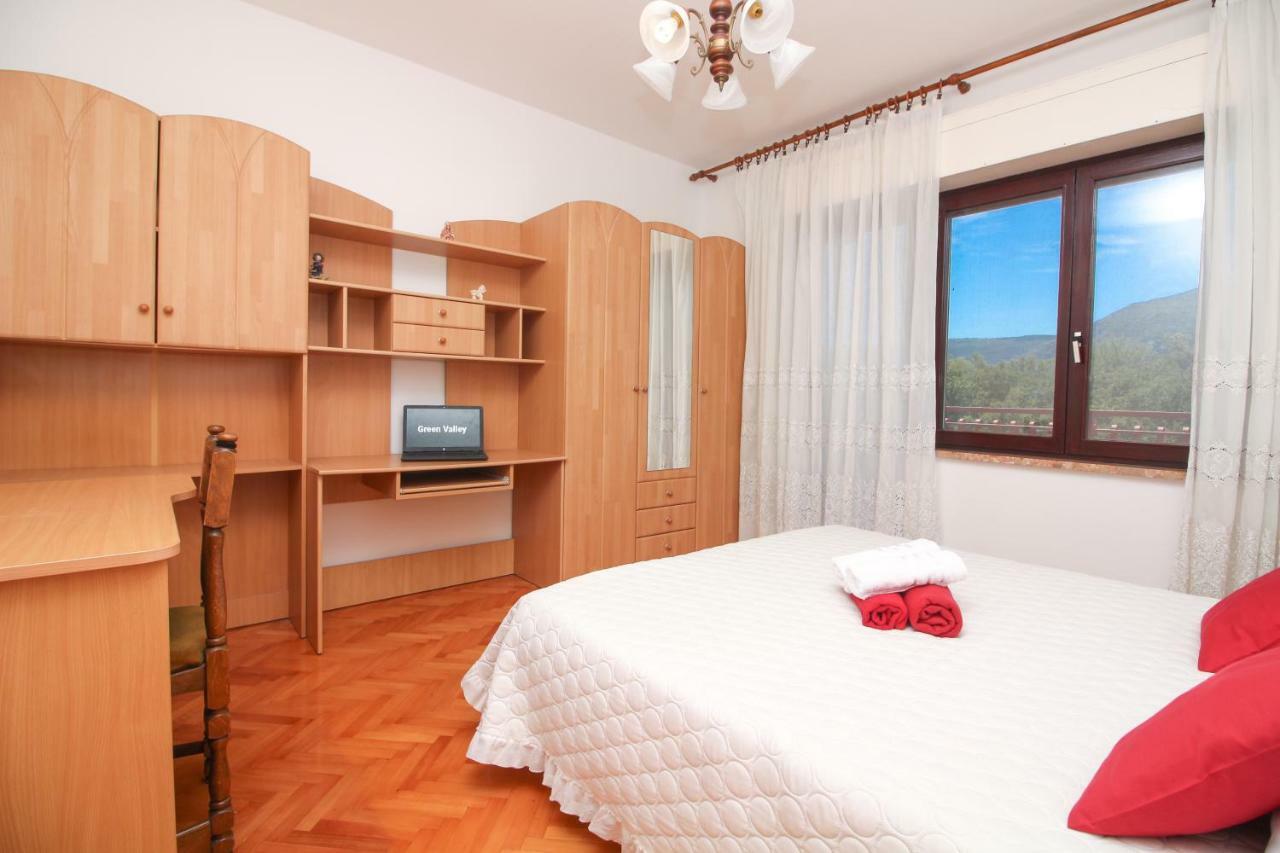 אומיס Apartament Green Valley מראה חיצוני תמונה